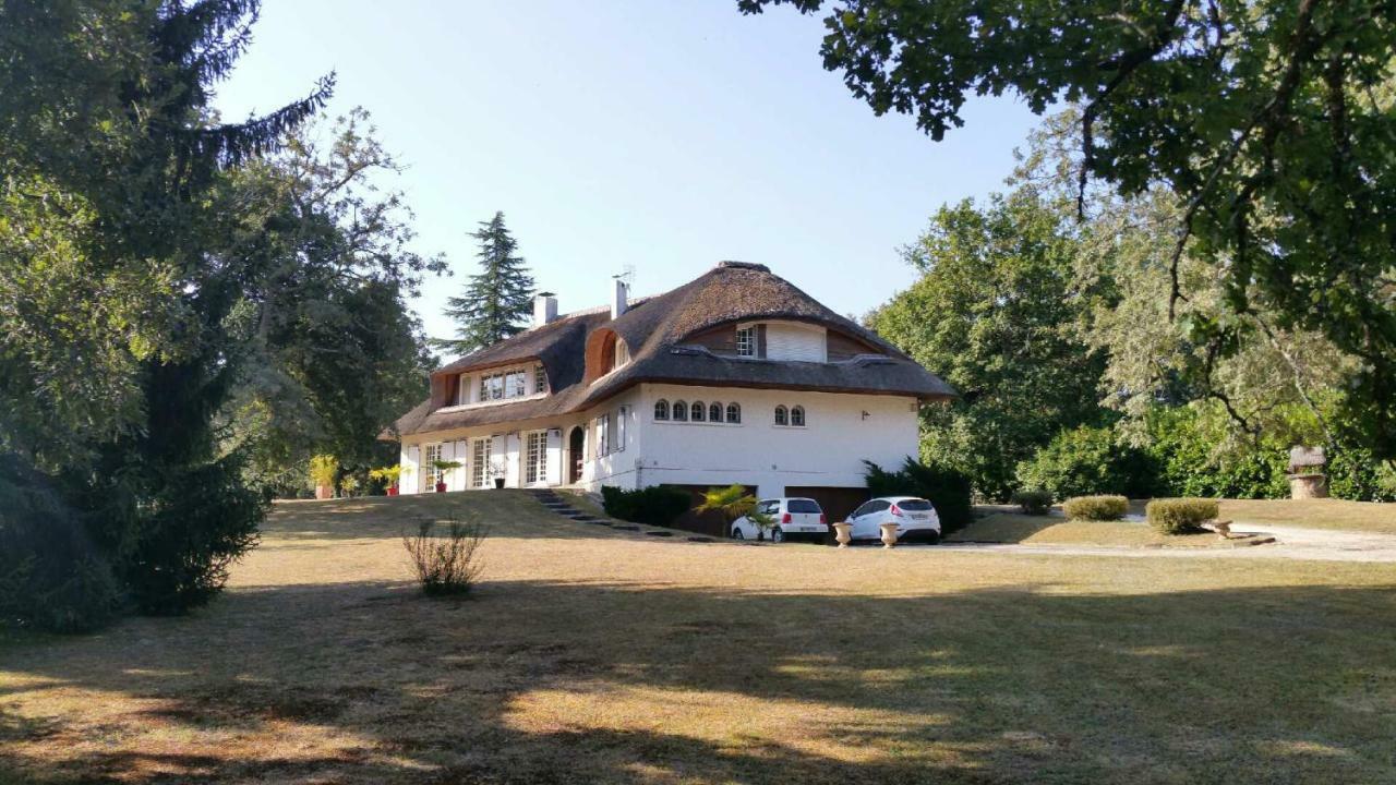 Bed and Breakfast La Belle Chaumière Bretagne-de-Marsan Esterno foto